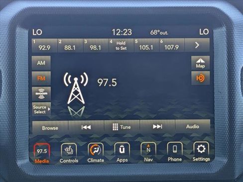 Used 2022 Jeep Wrangler Unlimited Sahara w/ Cold Weather Group image 14