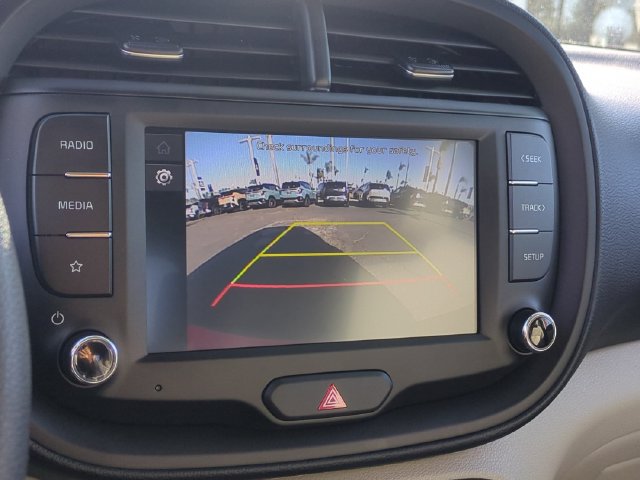 Certified 2025 Kia Soul LX w/ LX Technology Package FWD image 22