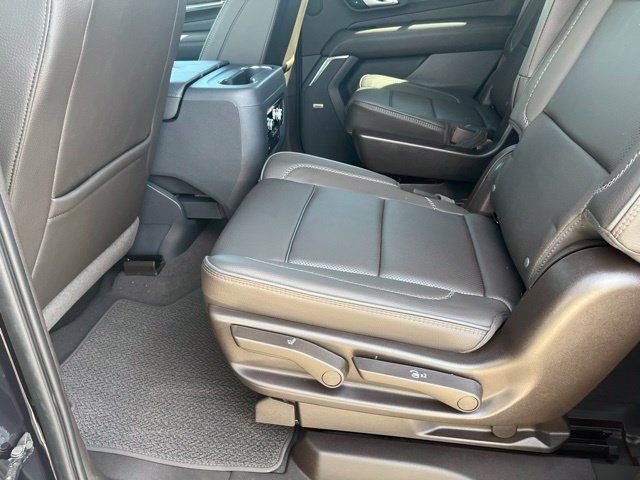 Used 2022 GMC Yukon Denali AWD/4WD image 9