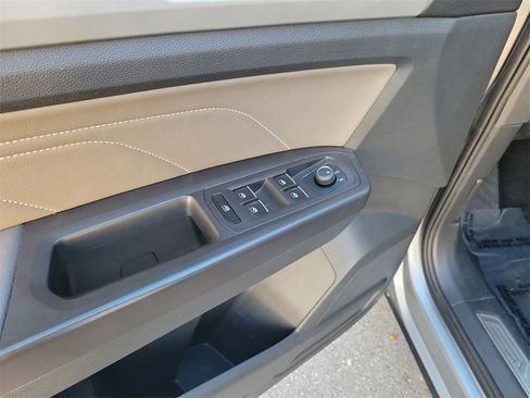 Certified 2022 Volkswagen Atlas Cross Sport SE image 16