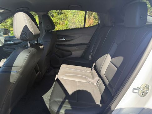 Used 2025 Buick Envista Sport Touring image 25