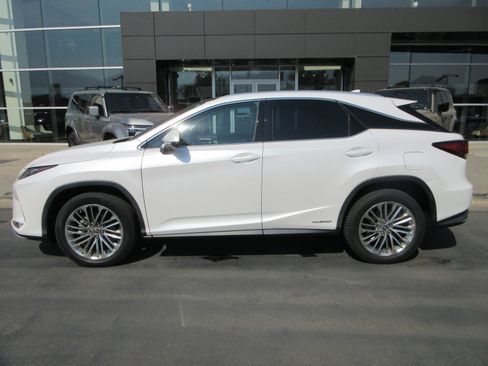 Used 2021 Lexus RX 450h AWD w/ Luxury Package image 3