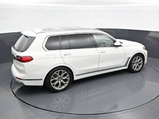 Used 2021 BMW X7 xDrive40i w/ Parking Assistance Package AWD/4WD image 39