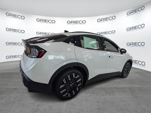 New 2026 Nissan Leaf Platinum+ w/ Cargo Package (Platinum+) FWD image 6