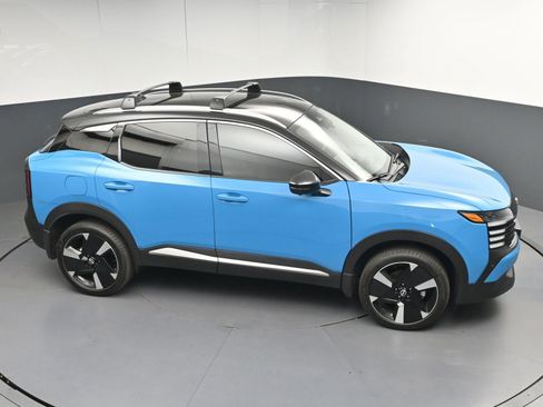 Used 2025 Nissan Kicks SR w/ Illumination Package FWD image 30