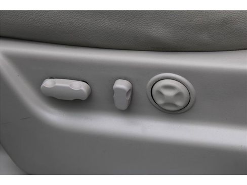 Used 2008 Chevrolet Avalanche LTZ w/ LTZ Preferred Equipment Group AWD/4WD image 13