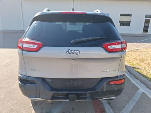 Used 2015 Jeep Cherokee Limited w/ Luxury Group image 5