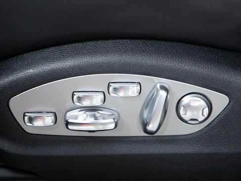 Certified 2026 Porsche Macan AWD/4WD image 24