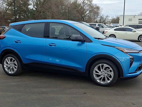 New 2027 Chevrolet Bolt LT w/ Comfort Package image 4