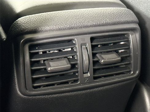 Used 2017 Nissan Rogue SL w/ SL Premium Package image 39