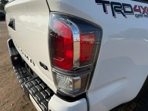 Used 2023 Toyota Tacoma TRD Off-Road w/ Technology Package AWD/4WD image 14