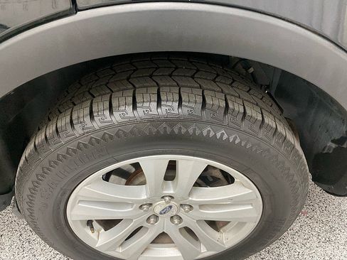 Used 2018 Ford Explorer XLT w/ Equipment Group 202A image 24