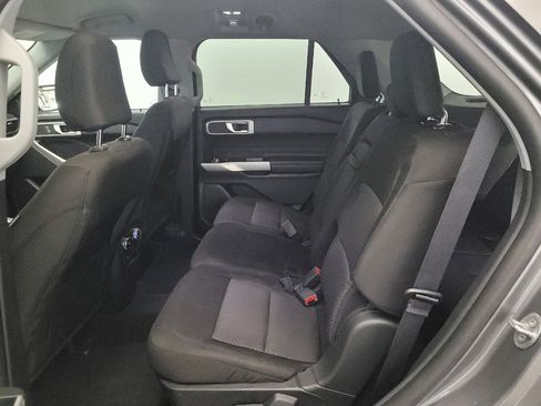 Used 2022 Ford Explorer XLT RWD image 18