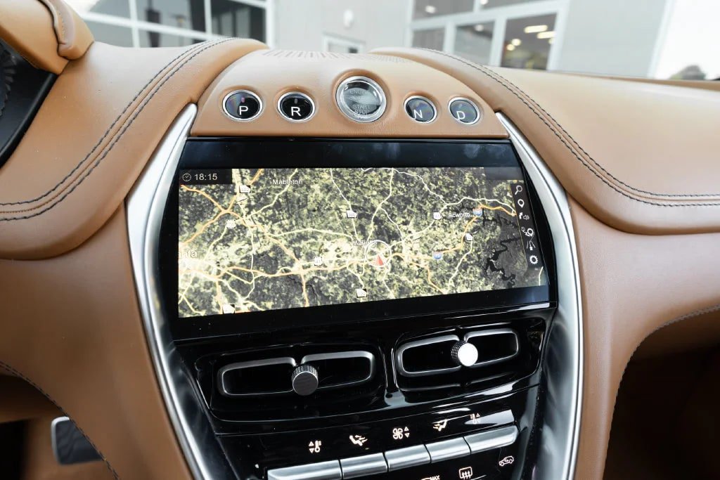Used 2022 Aston Martin DBX AWD/4WD image 40