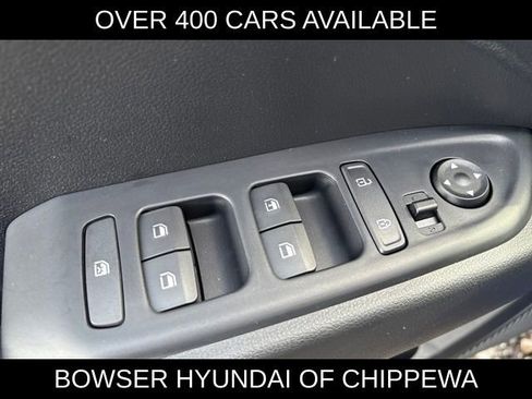 New 2026 Hyundai Venue SE image 6