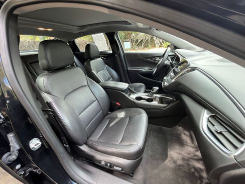 Used 2024 Chevrolet Malibu LT image 36