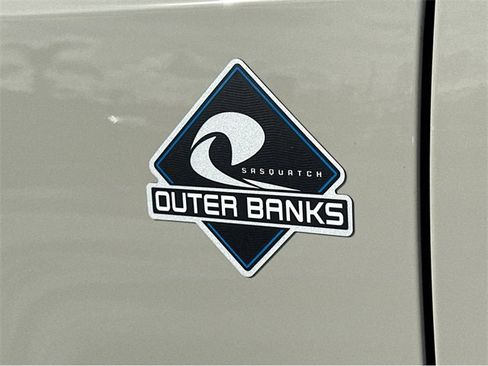 New 2025 Ford Bronco Outer Banks w/ Sasquatch Package image 16