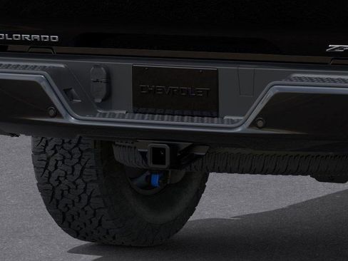 New 2026 Chevrolet Colorado ZR2 w/ Technology Package AWD/4WD image 15
