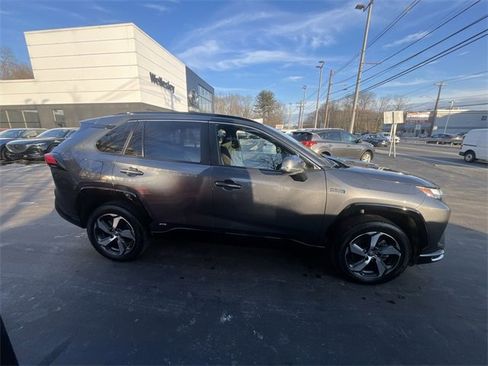 Used 2024 Toyota RAV4 SE w/ Weather & Moonroof Package image 9