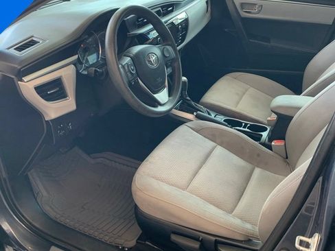 Used 2016 Toyota Corolla LE FWD image 3