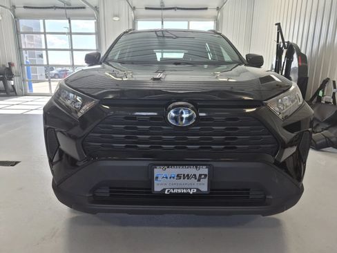 Used 2022 Toyota RAV4 LE AWD/4WD image 6