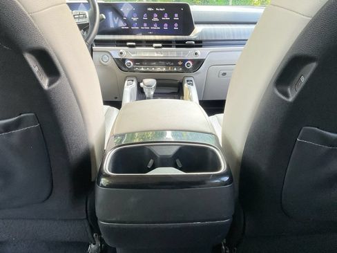 Used 2023 Kia Telluride EX w/ EX Captain's Chair Package FWD image 24