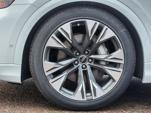 New 2026 Audi Q8 Premium Plus image 10