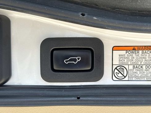 Used 2021 Lexus LX 570 4WD w/ Luxury Package image 18