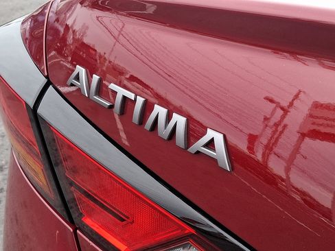 Certified 2025 Nissan Altima 2.5 SR image 30