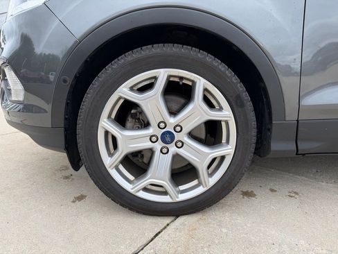 Used 2019 Ford Escape Titanium FWD image 18