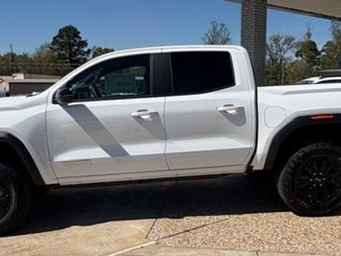 New 2026 GMC Canyon Elevation image 4