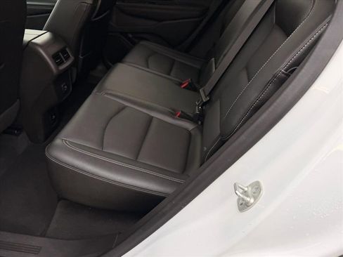 Used 2024 GMC Terrain SLT image 7