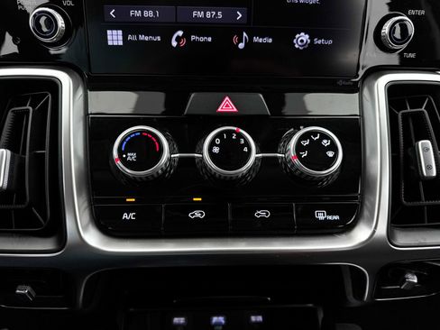 Used 2023 Kia Sorento LX image 26