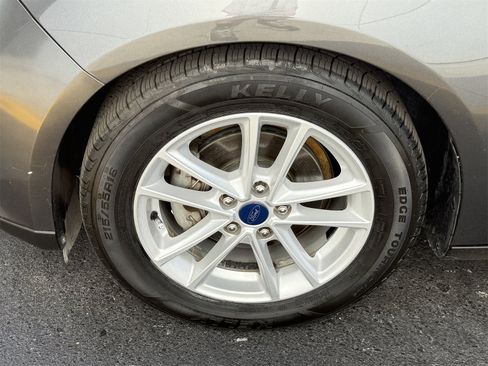 Used 2018 Ford Focus SE image 27