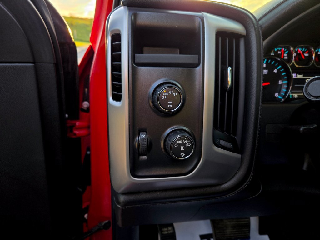 Used 2018 GMC Sierra 1500 SLT w/ SLT Premium Package AWD/4WD image 16