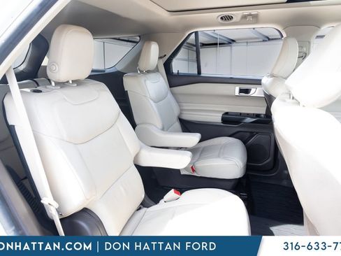 Used 2020 Ford Explorer Platinum w/ Premium Technology Package AWD/4WD image 22