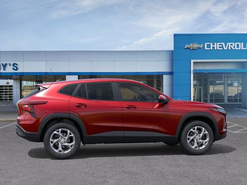New 2026 Chevrolet Trax LS w/ LS Convenience Package FWD image 6
