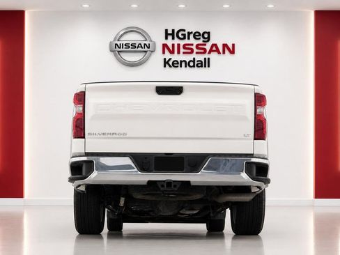 Used 2024 Chevrolet Silverado 1500 LT AWD/4WD image 8