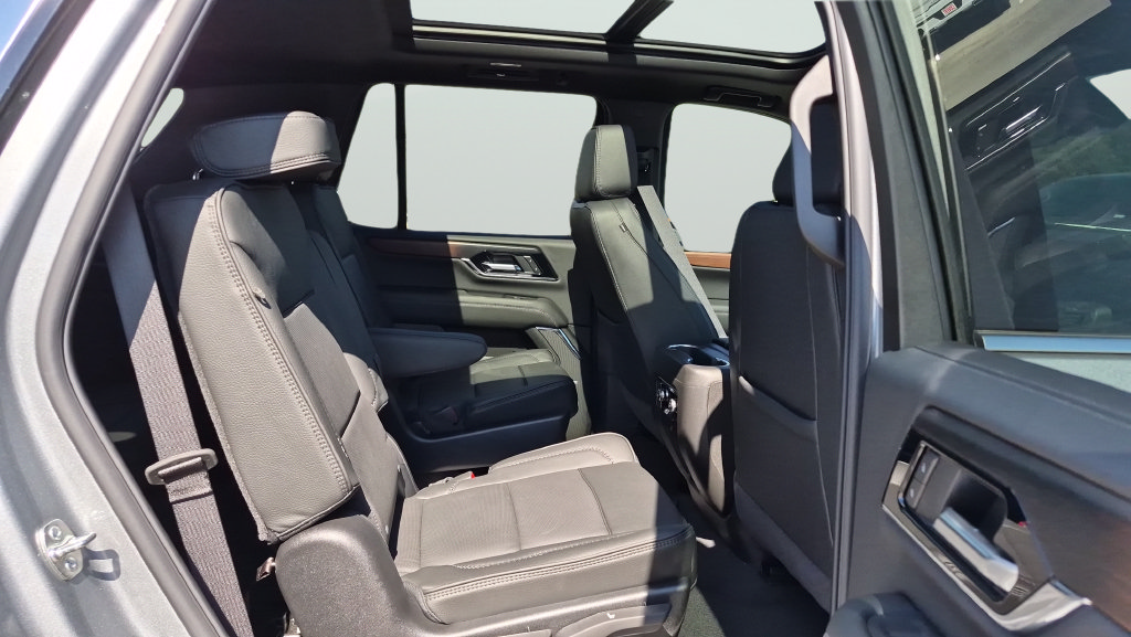 New 2026 GMC Yukon Denali w/ Sun & Power Step Package AWD/4WD image 29