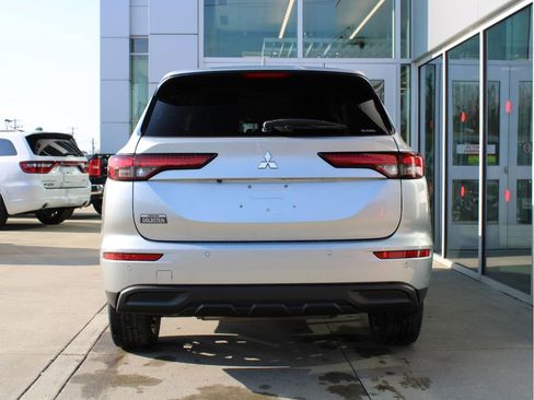 Used 2022 Mitsubishi Outlander ES AWD/4WD image 5