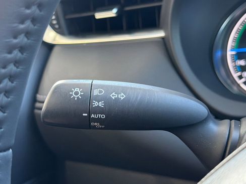 Used 2023 Toyota Venza LE AWD/4WD image 31