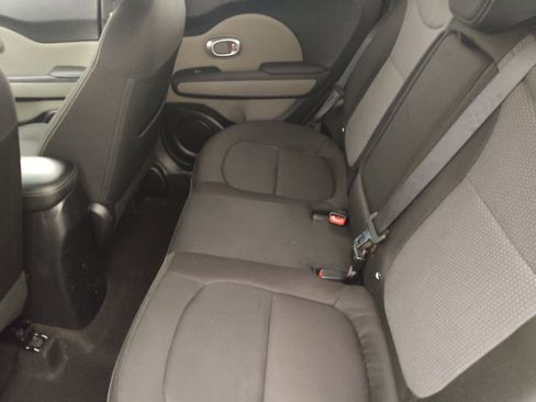 Used 2019 Kia Soul + FWD image 18