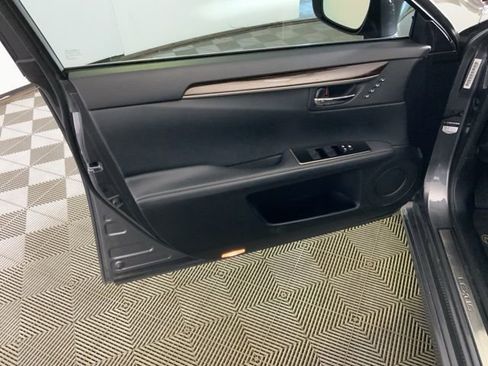 Used 2017 Lexus ES 350 FWD image 26