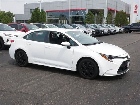 Certified 2025 Toyota Corolla LE FWD image 2