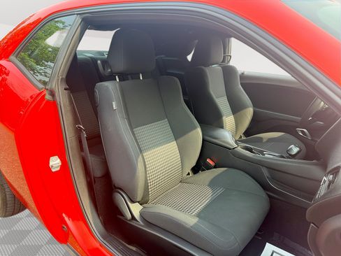 Used 2019 Dodge Challenger R/T w/ Blacktop Package RWD image 27