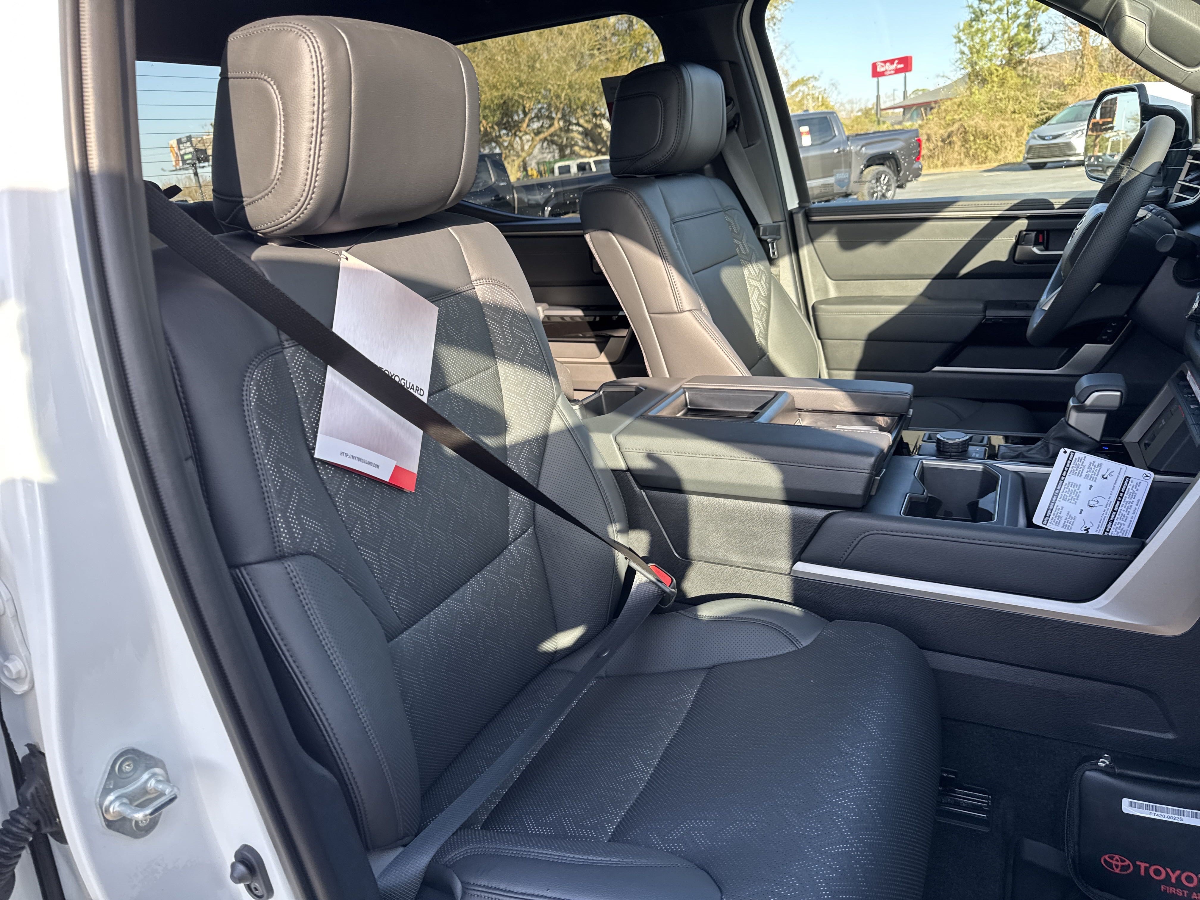 New 2025 Toyota Tundra Limited AWD/4WD image 32