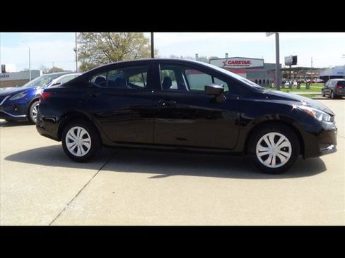 Used 2024 Nissan Versa S image 5