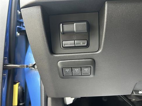 Used 2025 Chevrolet Colorado ZR2 w/ ZR2 Bison Edition AWD/4WD image 31
