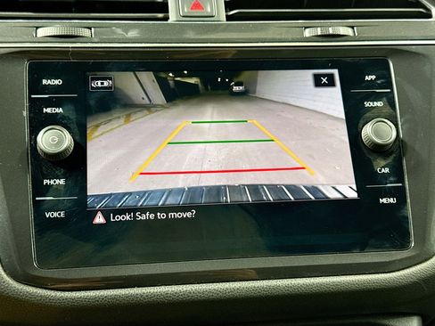 Used 2022 Volkswagen Tiguan SE R-Line image 35