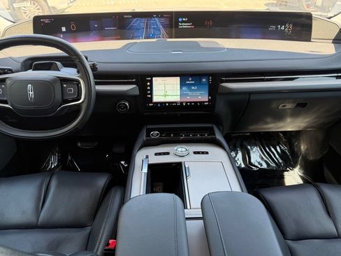 Used 2025 Lincoln Navigator Reserve AWD/4WD image 29